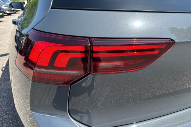 VOLKSWAGEN GOLF E-TSI 150 DSG R-LINE EDITION