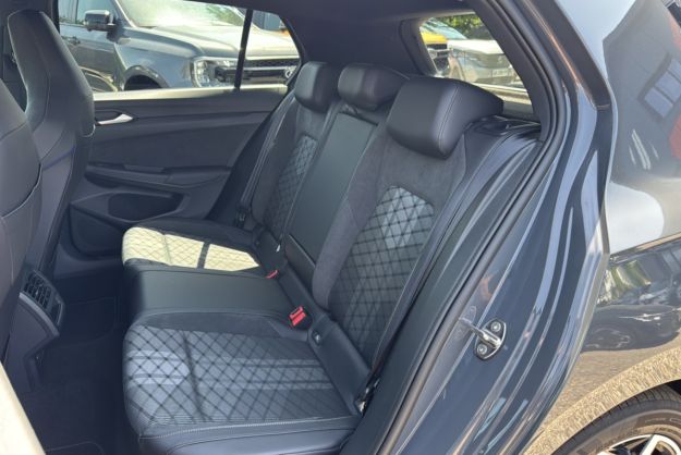 VOLKSWAGEN GOLF E-TSI 150 DSG R-LINE EDITION