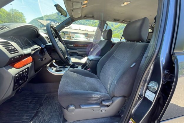 TOYOTA LAND CRUISER KDJ 120 3.0 D-4D 165 BVA