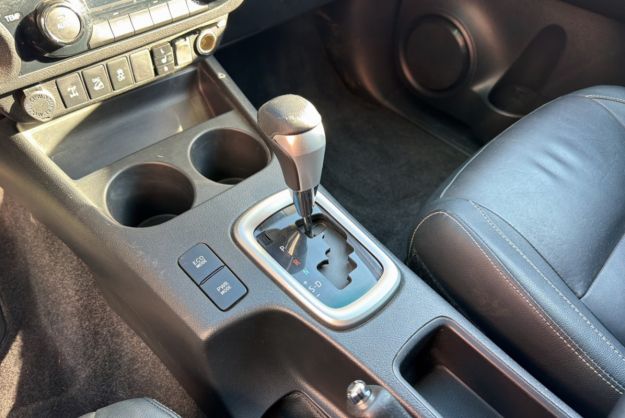 TOYOTA HILUX 2.4 D4-D 150 INVINCIBLE BVA HARD TOP