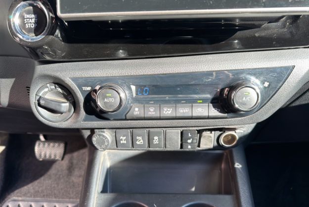 TOYOTA HILUX 2.4 D4-D 150 INVINCIBLE BVA HARD TOP