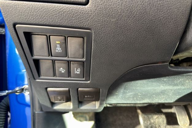 TOYOTA HILUX 2.4 D4-D 150 INVINCIBLE BVA HARD TOP