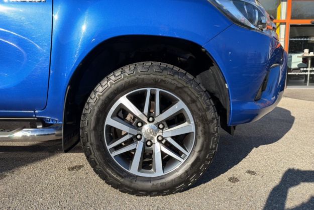 TOYOTA HILUX 2.4 D4-D 150 INVINCIBLE BVA HARD TOP