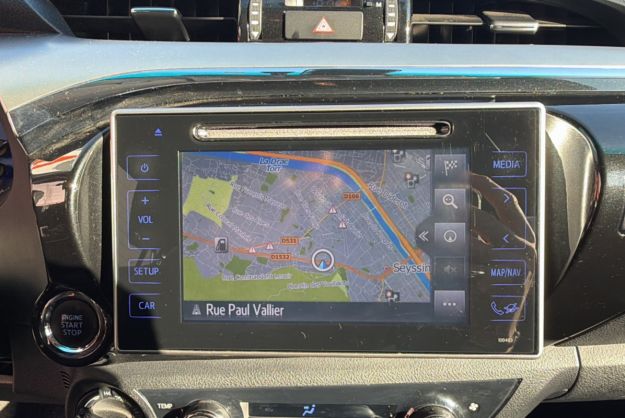 TOYOTA HILUX 2.4 D4-D 150 INVINCIBLE BVA HARD TOP