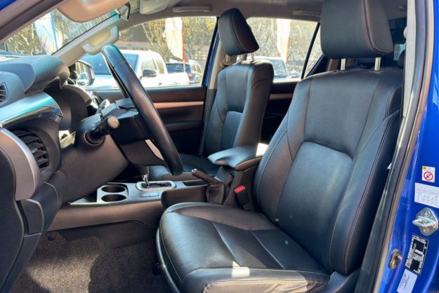 TOYOTA HILUX 2.4 D4-D 150 INVINCIBLE BVA HARD TOP