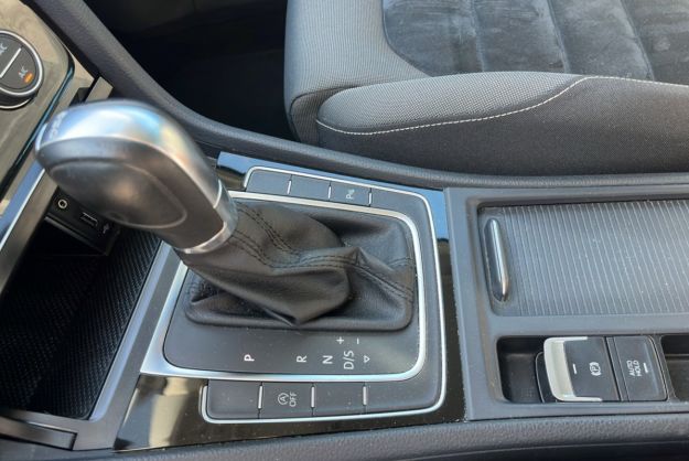 VOLKSWAGEN GOLF 2.0 TDI 150 DSG CARAT R-LINE