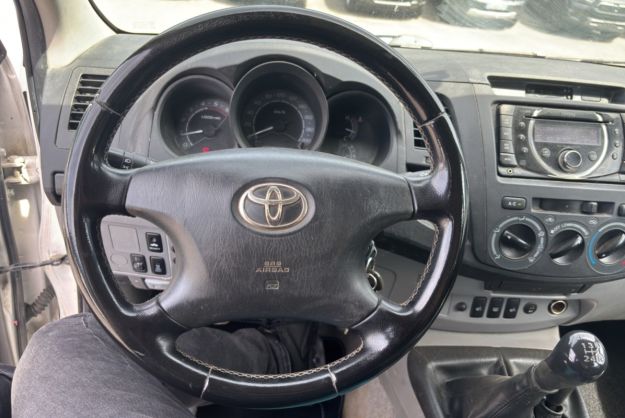 TOYOTA HILUX 2.5 D-4D 4WD 144 CV DOUBLE CABINE