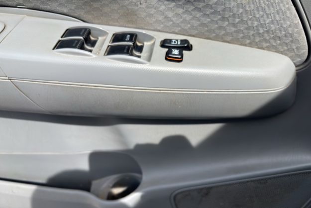 TOYOTA HILUX 2.5 D-4D 4WD 144 CV DOUBLE CABINE