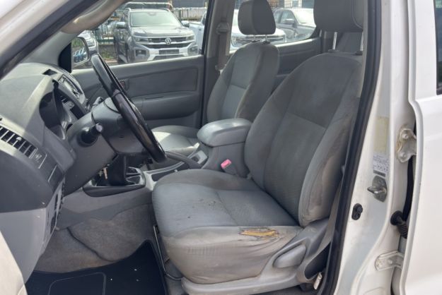 TOYOTA HILUX 2.5 D-4D 4WD 144 CV DOUBLE CABINE