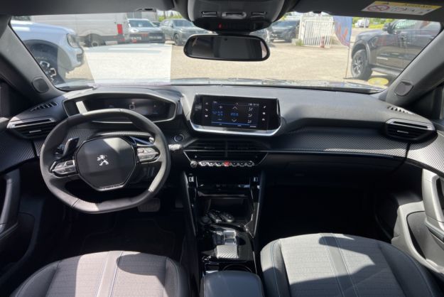 PEUGEOT 2008 BLUEHDI 130 EAT8 ALLURE PACK
