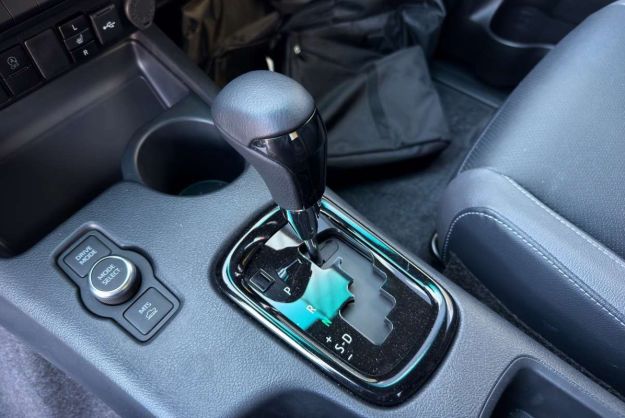 TOYOTA HILUX 2.8 204 BVA INVINCIBLE 4PL