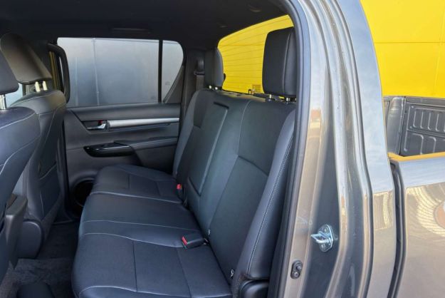 TOYOTA HILUX 2.8 204 BVA INVINCIBLE 4PL