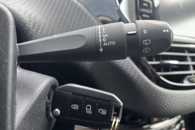PEUGEOT 2008 1.2 130 EAT6 ALLURE CAM