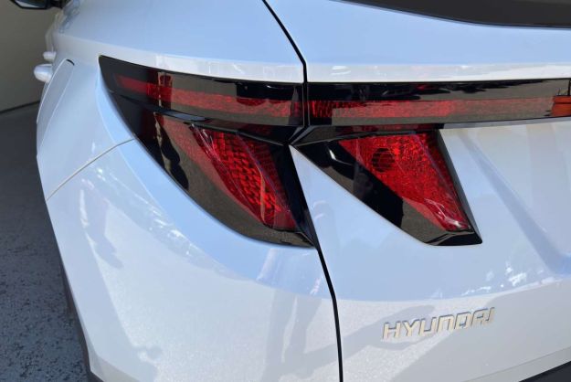 HYUNDAI TUCSON 1.6 T-GDI HEV 239 INITIA