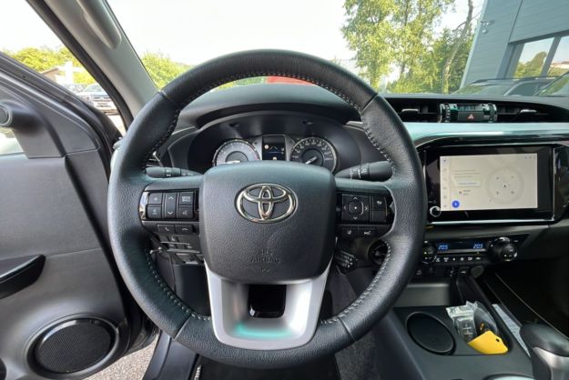 TOYOTA HILUX 2.4 D4-D 150 BVA EXECUTIVE CUIR 4PL
