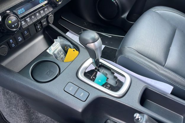 TOYOTA HILUX 2.4 D4-D 150 BVA EXECUTIVE CUIR 4PL