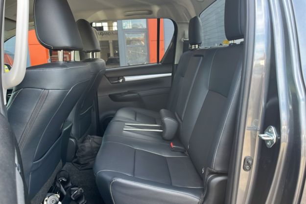TOYOTA HILUX 2.4 D4-D 150 BVA EXECUTIVE CUIR 4PL