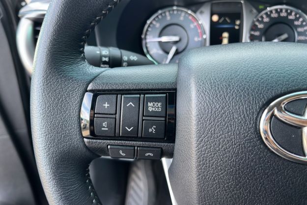TOYOTA HILUX 2.4 D4-D 150 BVA EXECUTIVE CUIR 4PL