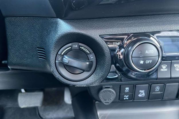 TOYOTA HILUX 2.8 204 BVA INVINCIBLE 4PL