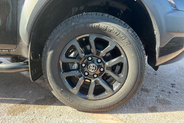 TOYOTA HILUX 2.8 204 BVA INVINCIBLE 4PL