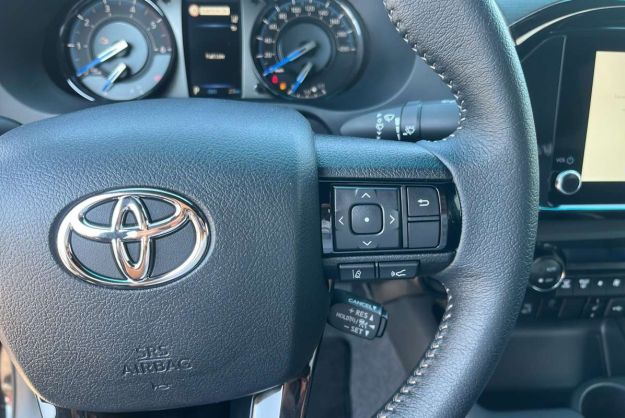 TOYOTA HILUX 2.8 204 BVA INVINCIBLE 4PL