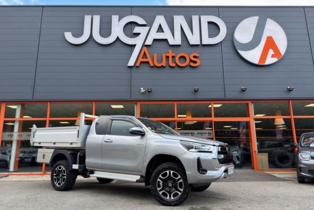 TOYOTA HILUX 2.8 204 XTRA LOUNGE BVA BENNE HYDRAU 