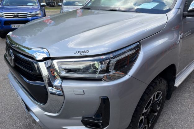 TOYOTA HILUX 2.8 204 XTRA LOUNGE BVA BENNE HYDRAU 