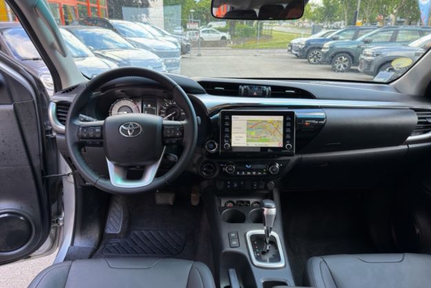 TOYOTA HILUX 2.8 204 XTRA LOUNGE BVA BENNE HYDRAU 