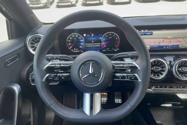 MERCEDES-BENZ CLASSE A 200 7G-DCT AMG LINE