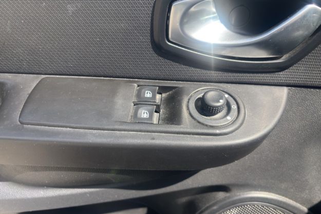 RENAULT CLIO IV TCE 90 BUSINESS