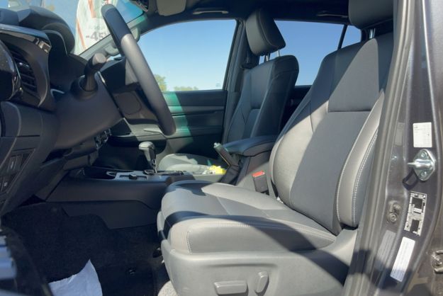 TOYOTA HILUX 2.8 204 BVA INVINCIBLE 4PL