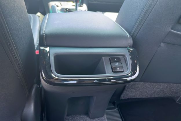 TOYOTA HILUX 2.8 204 BVA INVINCIBLE 4PL