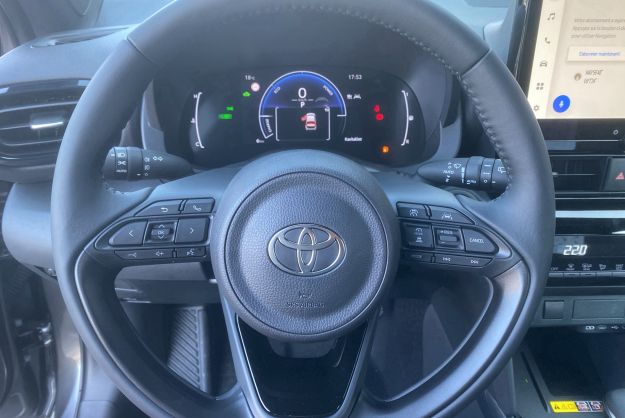 TOYOTA YARIS CROSS HYBRIDE 130 DESIGN PLUS