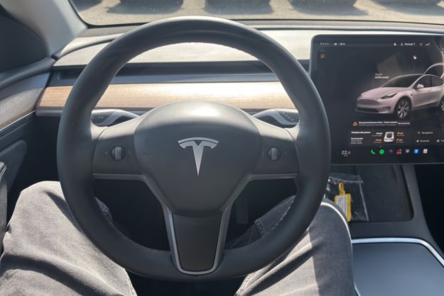 TESLA MODEL Y LONG RANGE AWD