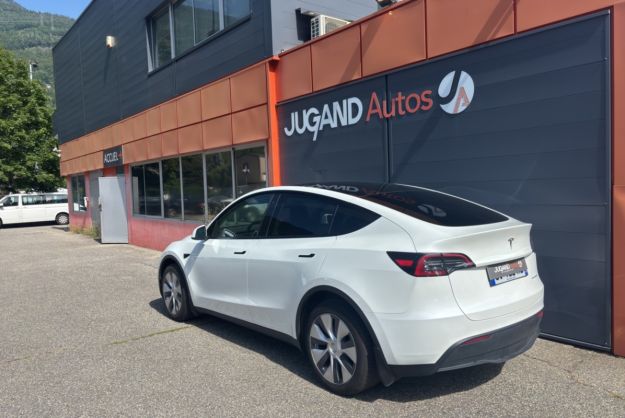 TESLA MODEL Y LONG RANGE AWD