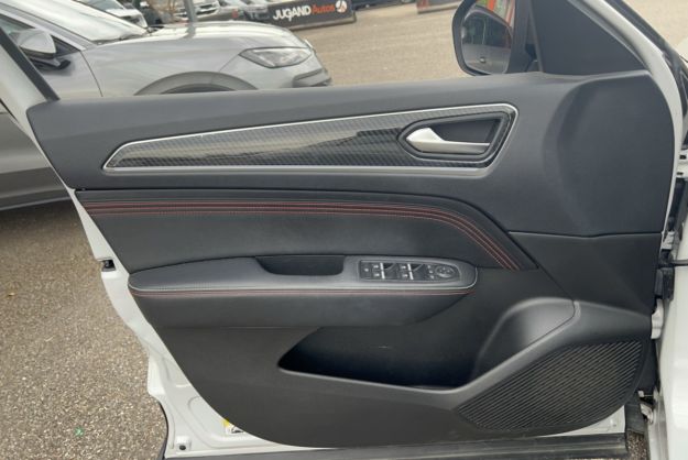 RENAULT ARKANA TCE 140 EDC7 RS LINE
