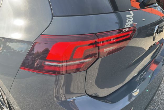 VOLKSWAGEN GOLF E-TSI 150 DSG R-LINE T.O 360