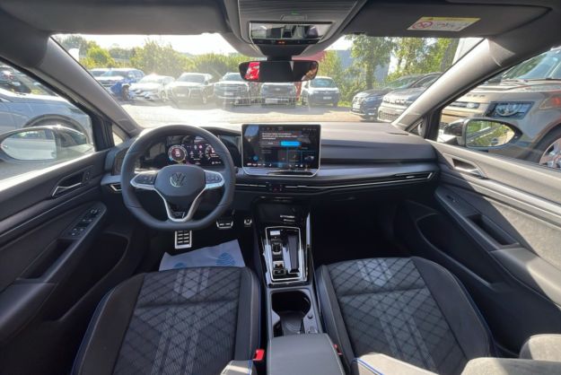 VOLKSWAGEN GOLF E-TSI 150 DSG R-LINE T.O 360