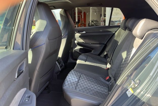 VOLKSWAGEN GOLF E-TSI 150 DSG R-LINE T.O 360