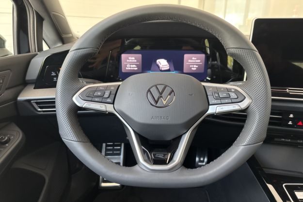 VOLKSWAGEN GOLF E-TSI 150 DSG R-LINE T.O 360