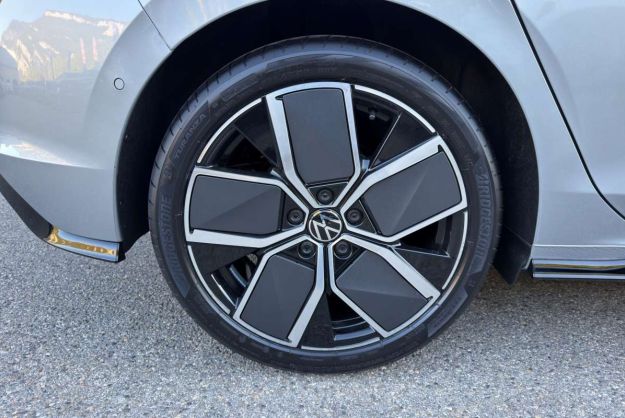 VOLKSWAGEN GOLF E-TSI 150 DSG R-LINE T.O 360