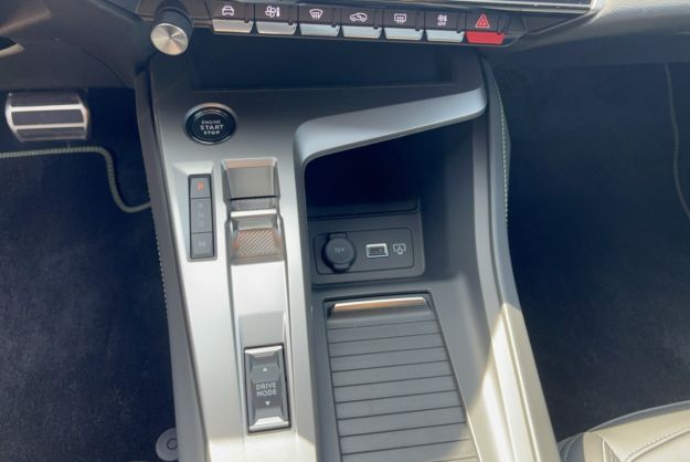 PEUGEOT 408 HYBRID 145 GT PK ALCANTARA 360