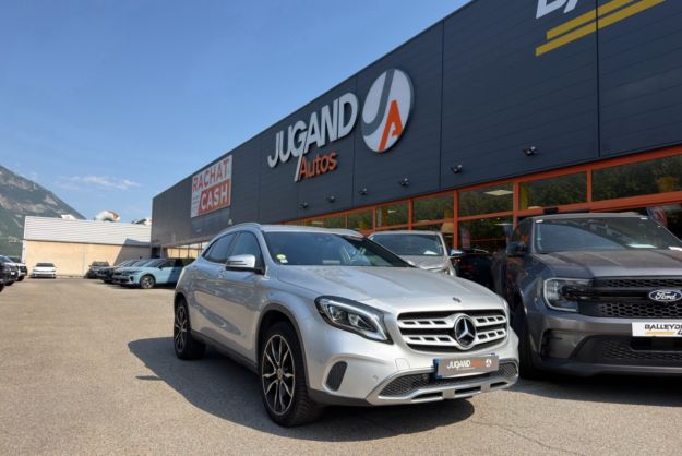 MERCEDES-BENZ GLA 200D 136 BUSINESS EDITION