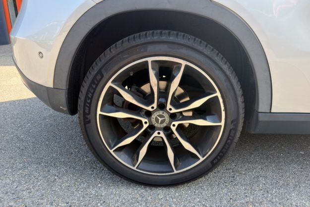 MERCEDES-BENZ GLA 200D 136 BUSINESS EDITION
