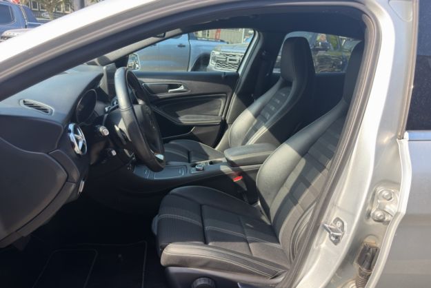 MERCEDES-BENZ GLA 200D 136 BUSINESS EDITION