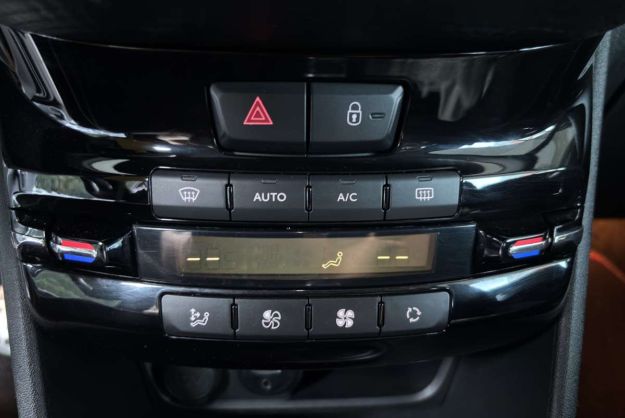 PEUGEOT 2008 1.2 130 GT LINE