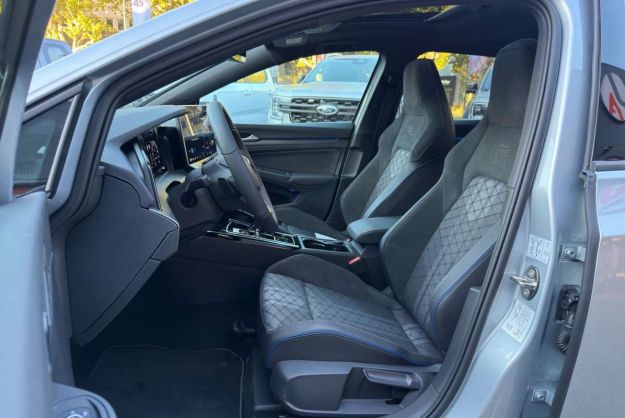VOLKSWAGEN GOLF TDI 150 DSG R-LINE T.O 360