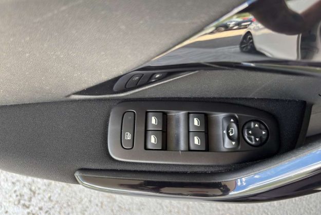 PEUGEOT 208 1.2 110 EAT6 ALLURE