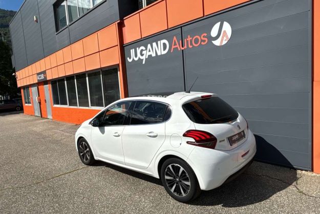 PEUGEOT 208 1.2 110 EAT6 ALLURE