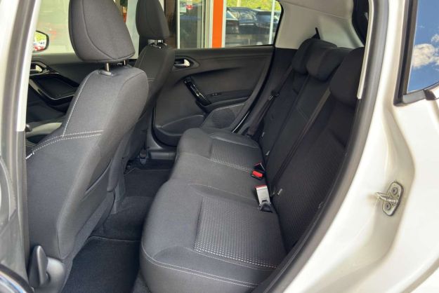 PEUGEOT 208 1.2 110 EAT6 ALLURE